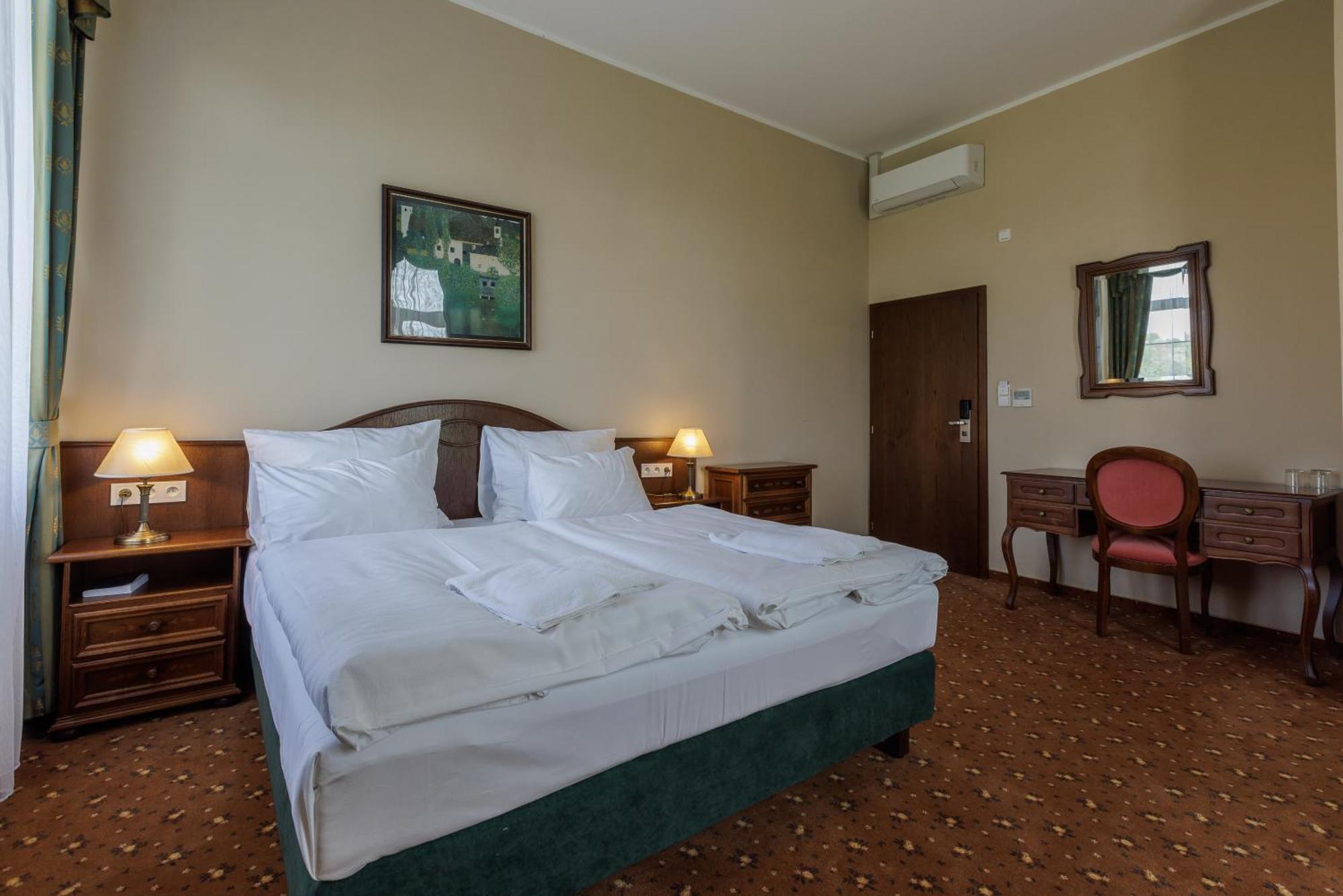 Darovansky Dvur - Wellness & Golf Hotel Brasy Bagian luar foto